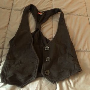 Cropped vest
